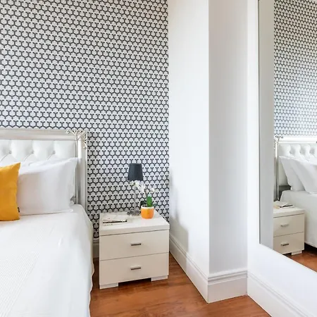 36 Bed & Breakfast 4*